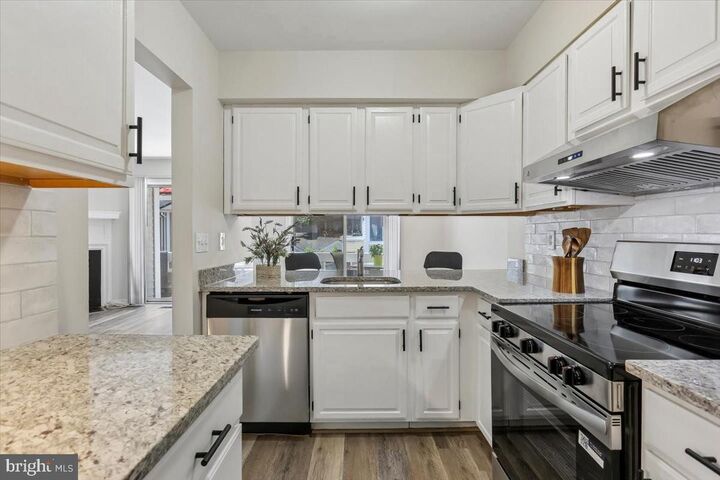 Property Photo: 9807 Sailfish Terrace MD 20886
