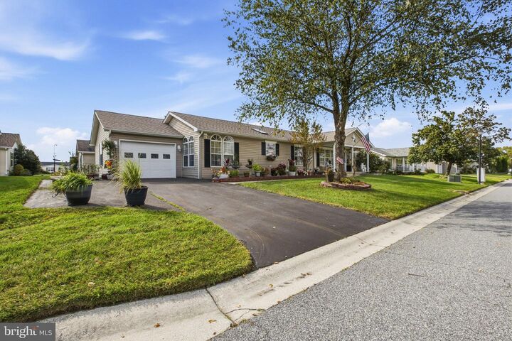 Property Photo:  517 Weaver Drive 517  DE 19901 