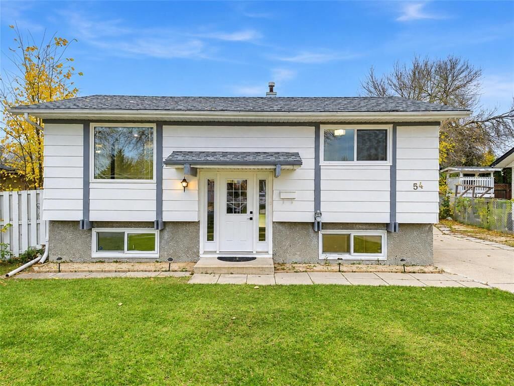 Property Photo: 54 Herron Road MB R2P 0S3