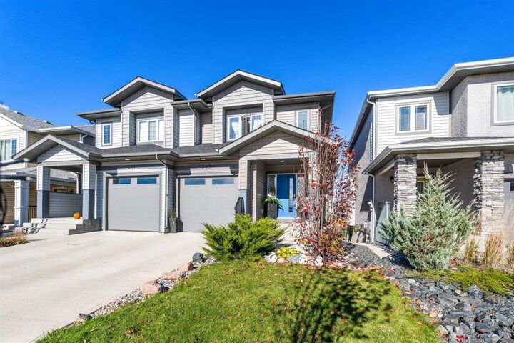 Photo de la propriété:  207 Rowntree Avenue South  MB R3Y 0Z2 