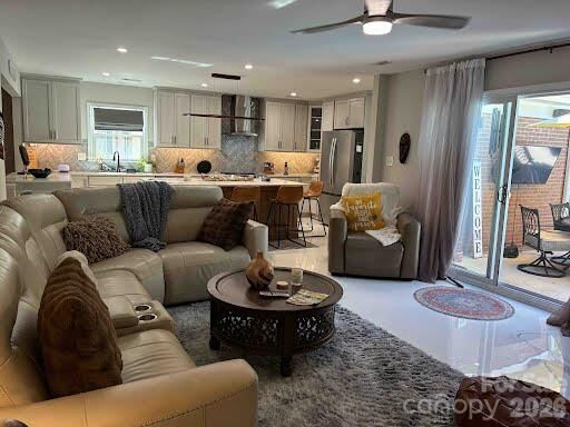 Property Photo: 11720 Shandon Circle NC 28226