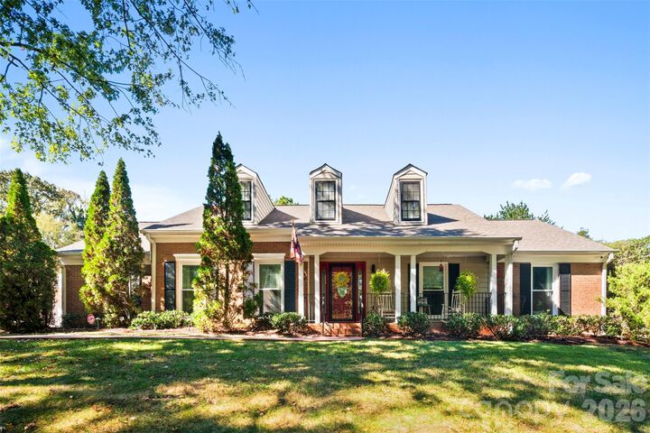 Property Photo: 11720 Shandon Circle NC 28226