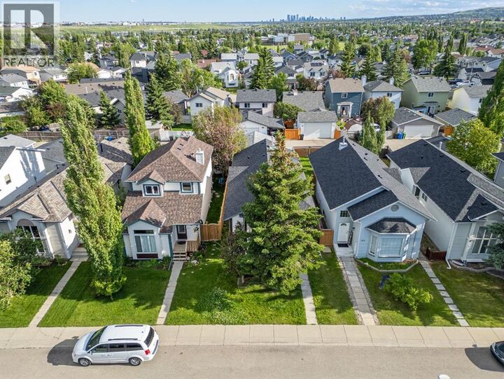 Property Photo:  190 Coverdale Road Northeast  AB T3K 4J7 