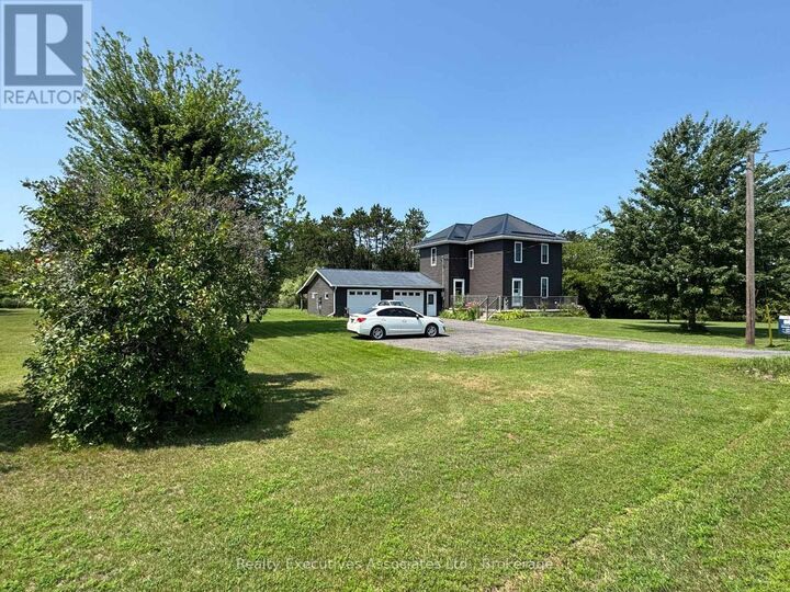 Property Photo:  108 Godolphin Road  ON K0K 3K0 