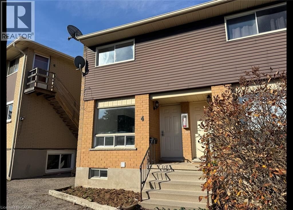 Property Photo:  32 Ralgreen Crescent 4  ON N2M 1T9 