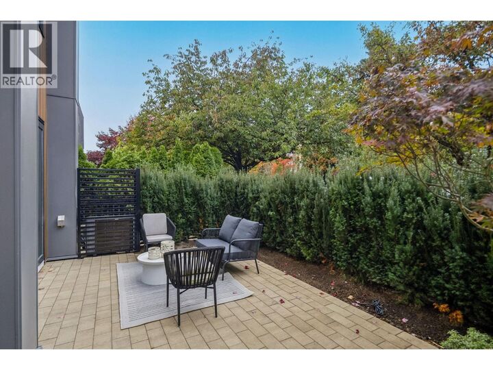 Property Photo:  936 West 57th Avenue 2  BC V6P 1S3 