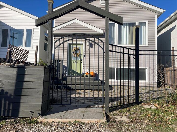 Property Photo:  407 Shell River Avenue North  MB R0J 1W0 