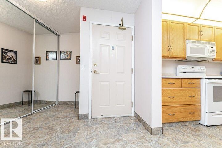Property Photo:  9926 100 Avenue 216  AB T8L 4E3 