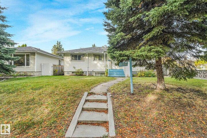 Photo de la propriété: 11716 130 Street NW AB T5M 1A8