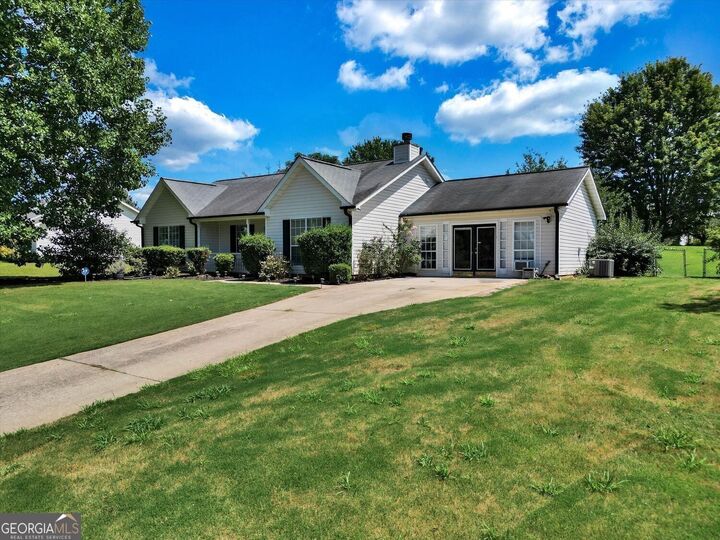 Property Photo: 140 Greenleaf Drive GA 30228