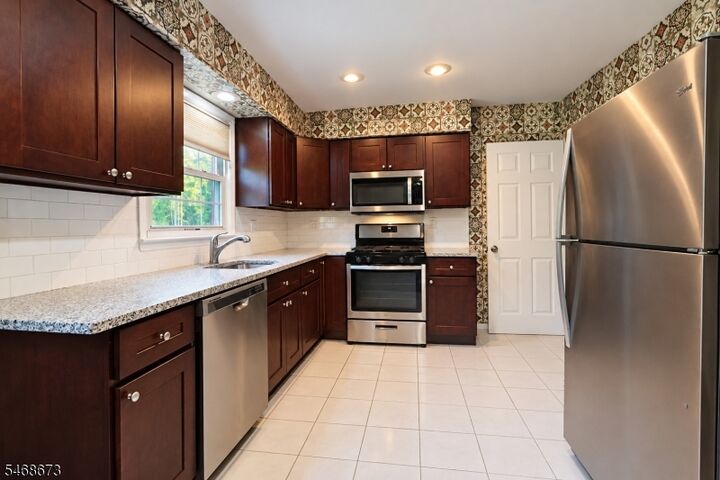Property Photo:  25 Valley View Rd  NJ 07205 
