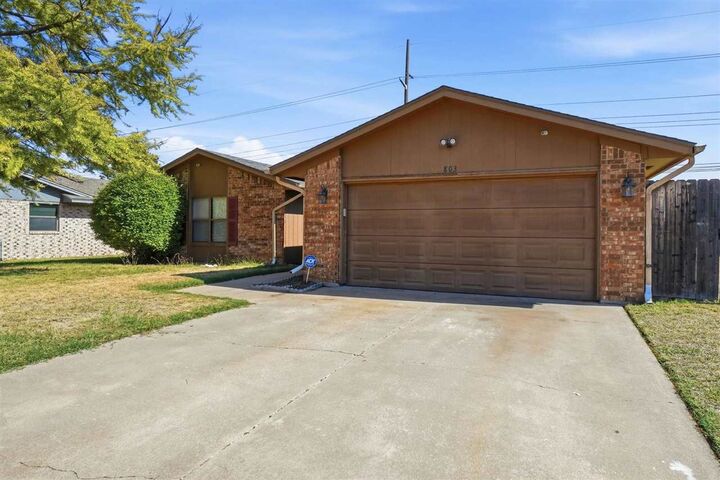 Property Photo: 803 NW 68th St OK 73505