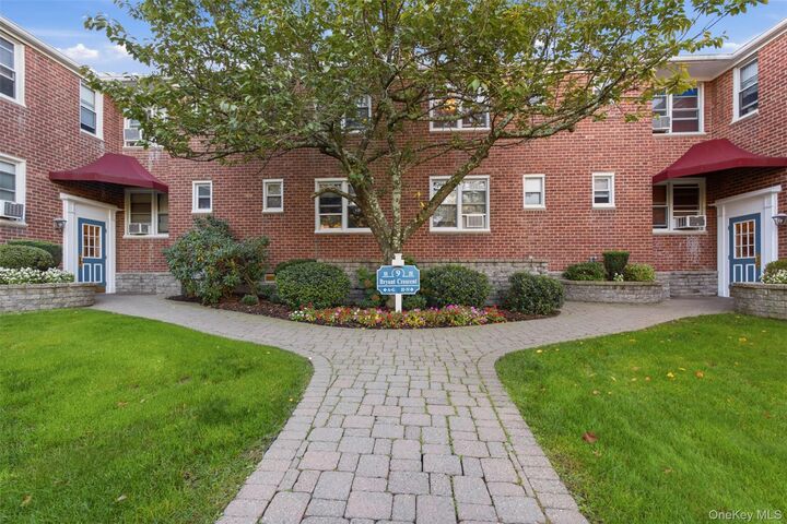 Property Photo:  9 Bryant Crescent 2N  NY 10605 