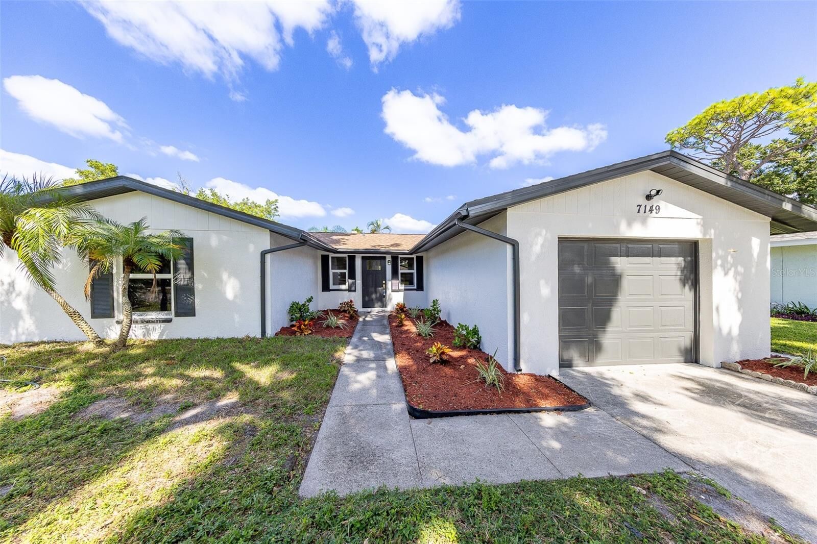 Property Photo: 7149 Channelside Lane N FL 33781