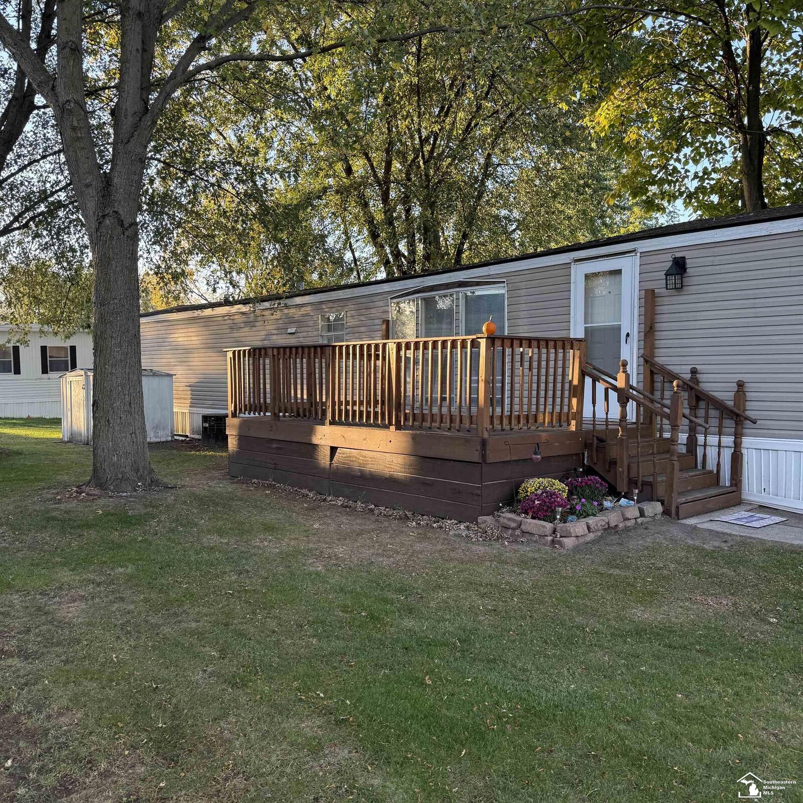 Property Photo:  22028 Dubois Drive  MI 48174 