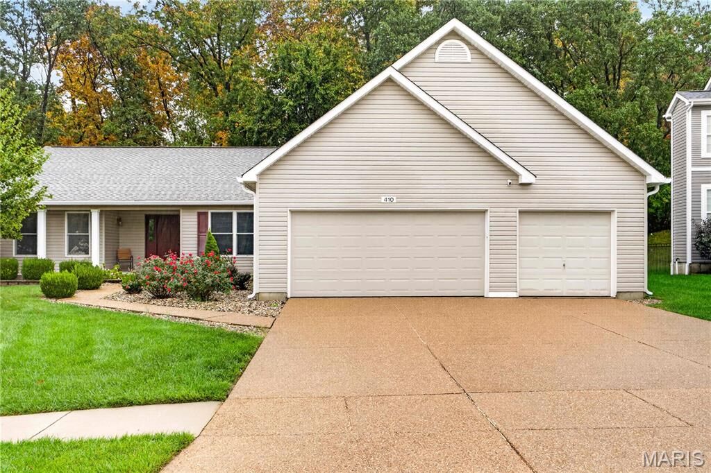 Property Photo: 410 English Manor Drive MO 63385