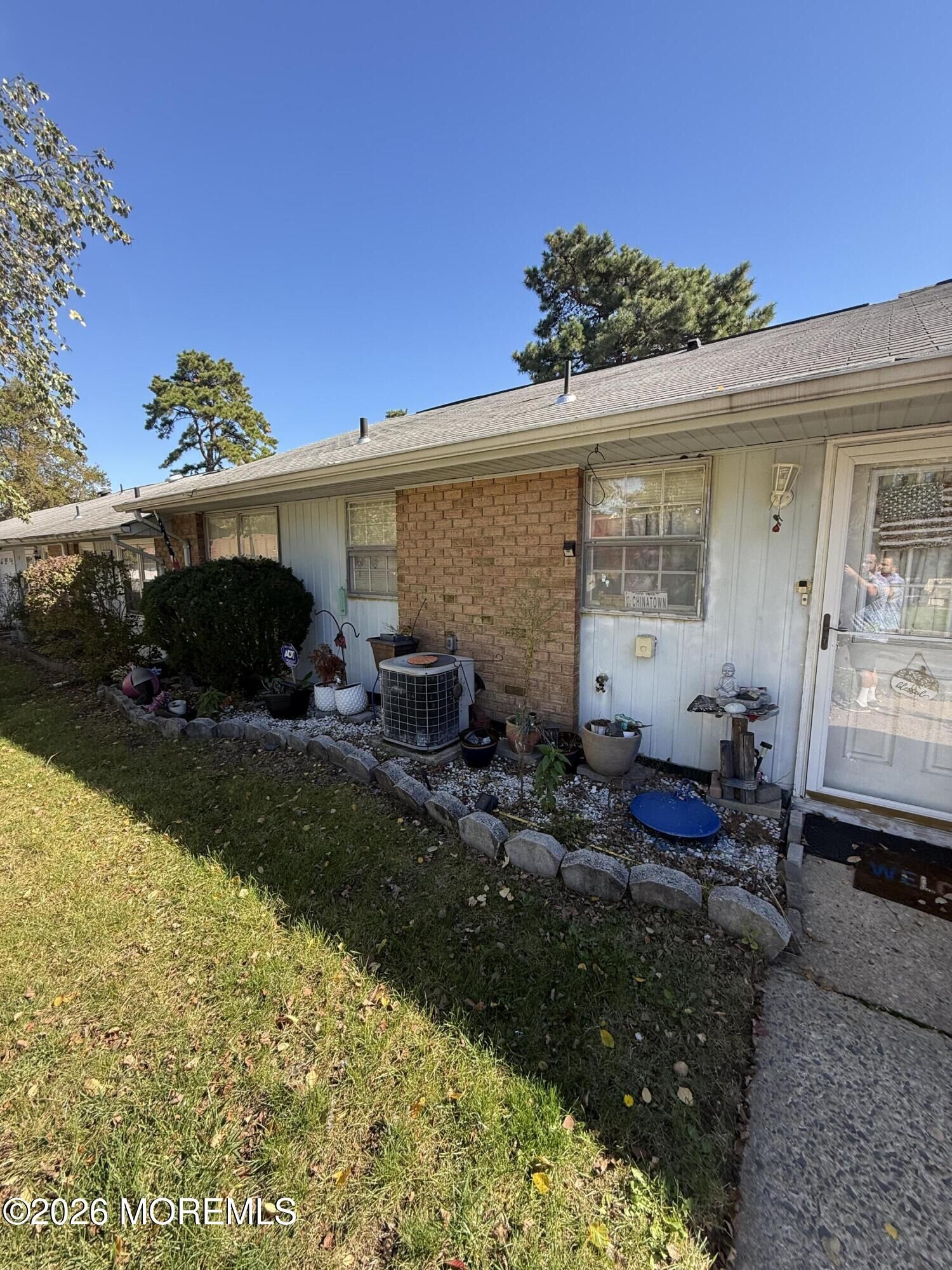 Property Photo:  8B Yorkshire Court  NJ 08759 