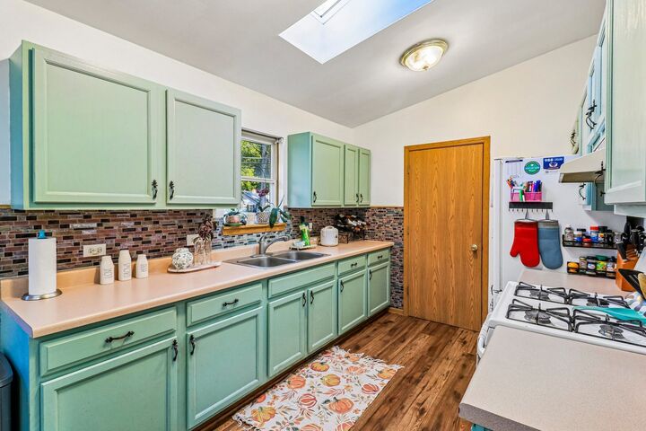 Property Photo:  92 Bay Road  IL 60020 