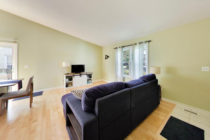 Property Photo:  1433 Oxford Street  IL 60188 