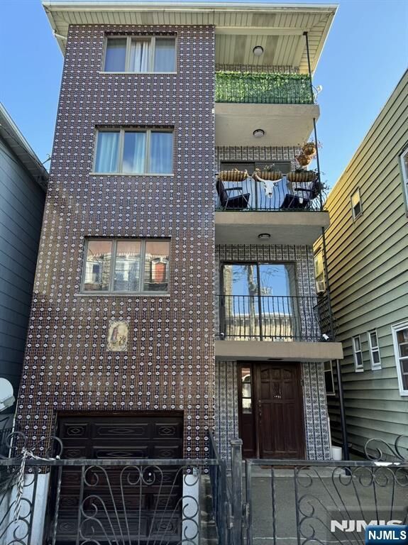 Property Photo:  303 3rd Street 1  NJ 07029 