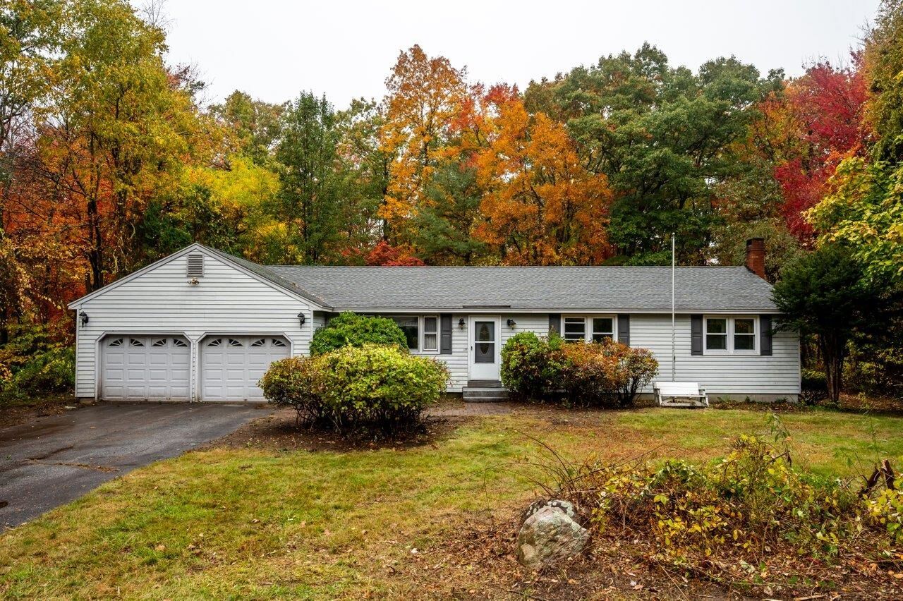 Property Photo:  10 Lancaster Drive  NH 03053 