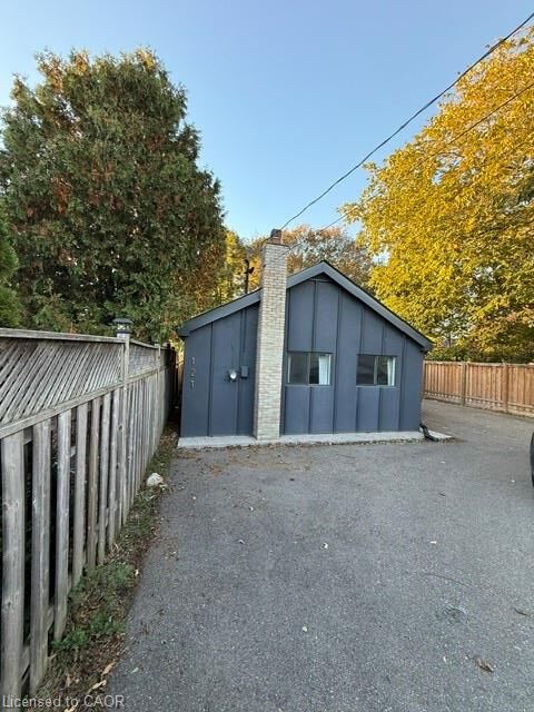 Property Photo: 121 Paisley Boulevard E ON L5A 1P6