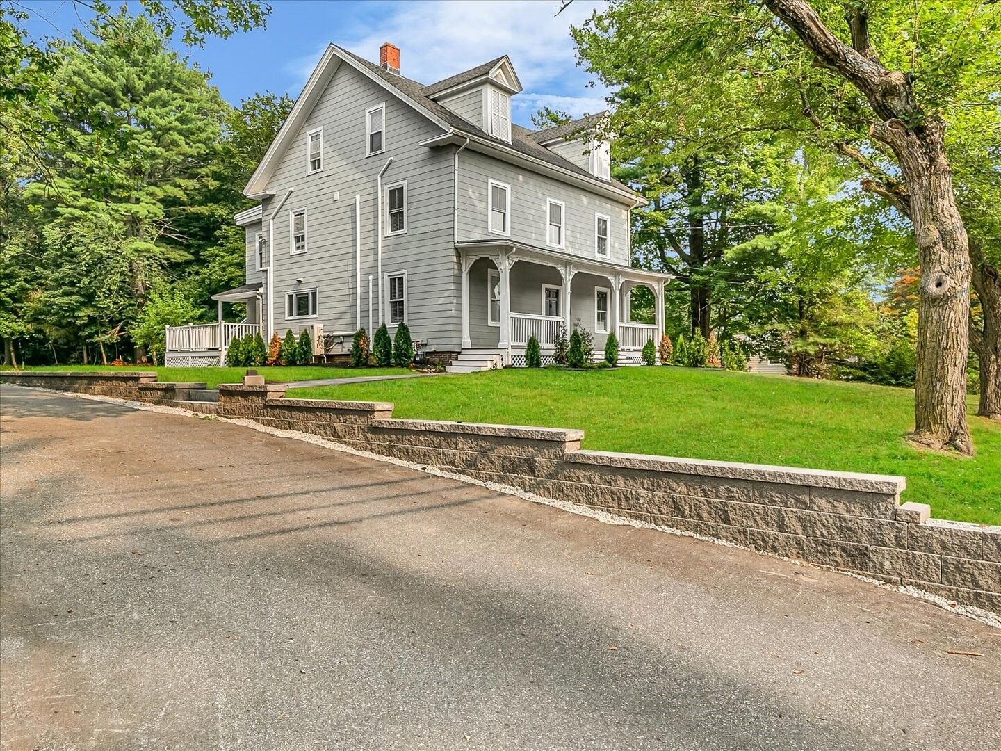 Property Photo:  186 Main St  MA 01778 