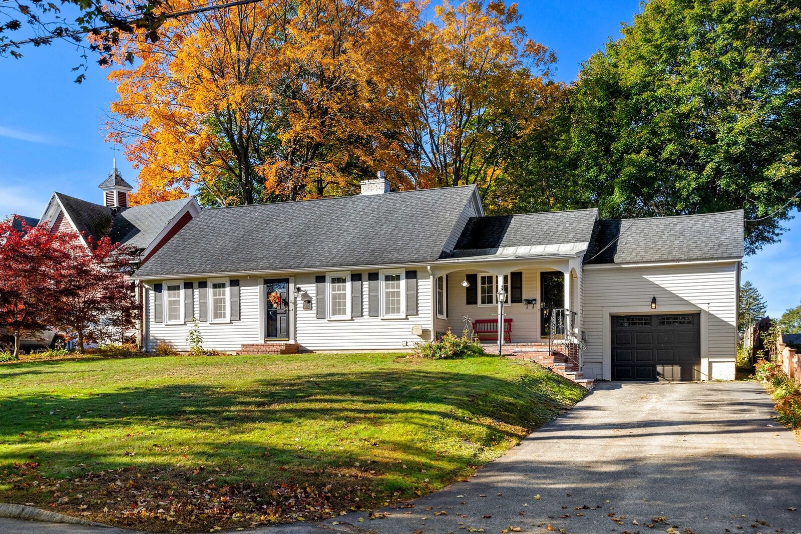 Property Photo: 20 Rivercliff Rd MA 01852