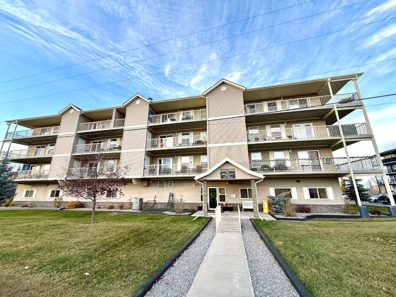 Property Photo:  400 1st Avenue SE 301  AB T0L 0H0 
