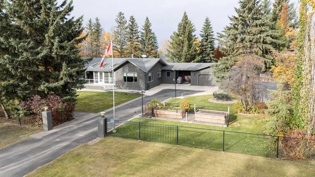 Property Photo:  36214 Range Road 250 202  AB T0M 1R0 