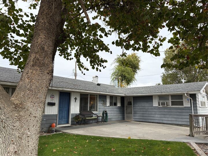 Property Photo:  324 N Dale Road  WA 98837 