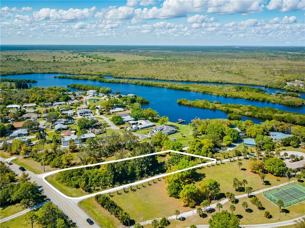 Property Photo:  12419 Roseland Road  FL 32958 