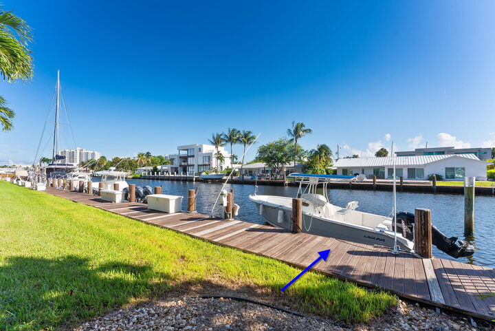Property Photo:  2830 NE 30th Street 9  FL 33306 