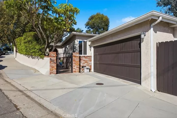 Property Photo:  3624 Bell Ave  CA 90266 