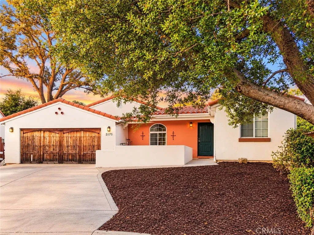 Property Photo:  2175 Avenida Manzana  CA 93422 