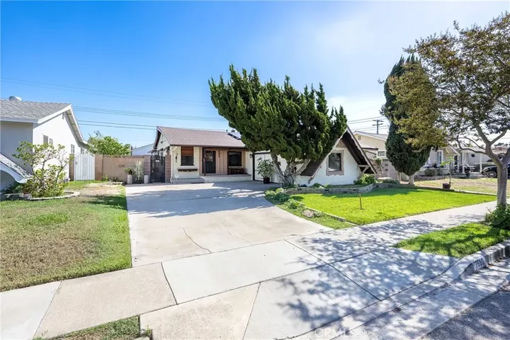 Property Photo:  7660 El Chaco  CA 90620 
