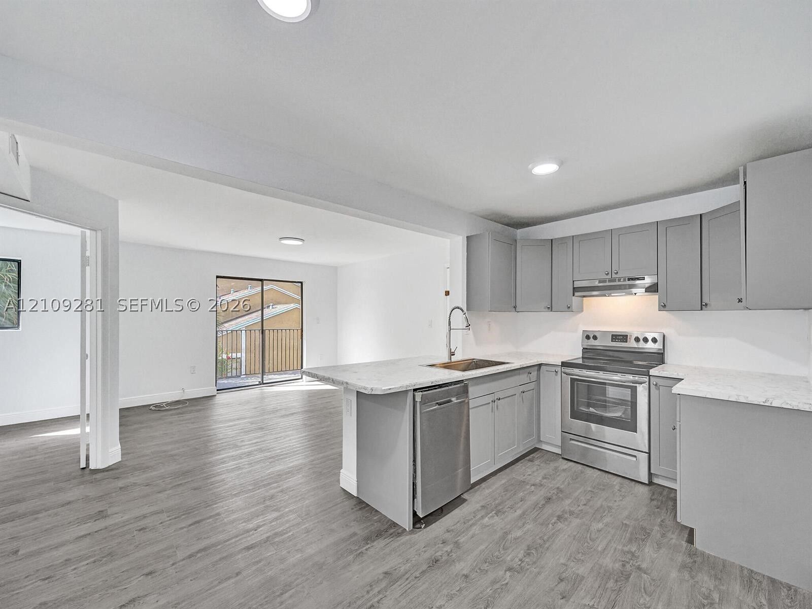 Property Photo:  251 W Palm Cir W 307  FL 33025 