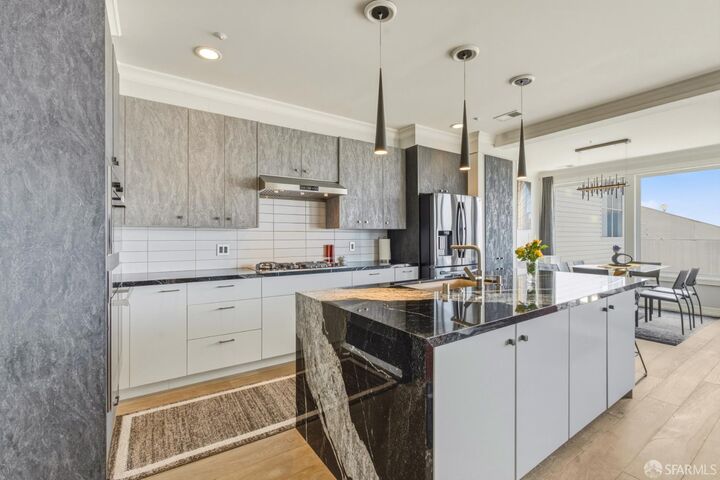 Property Photo: 748 North Point Street 2 CA 94109