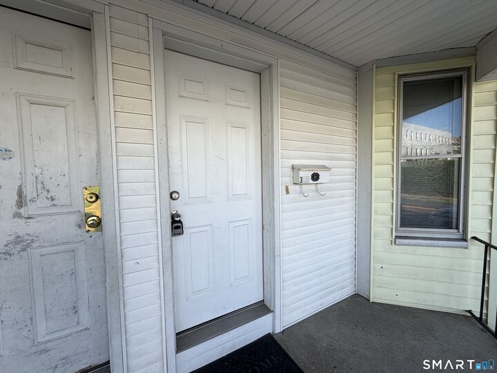 Property Photo: 368 Benham Avenue 2nd Floor CT 06604