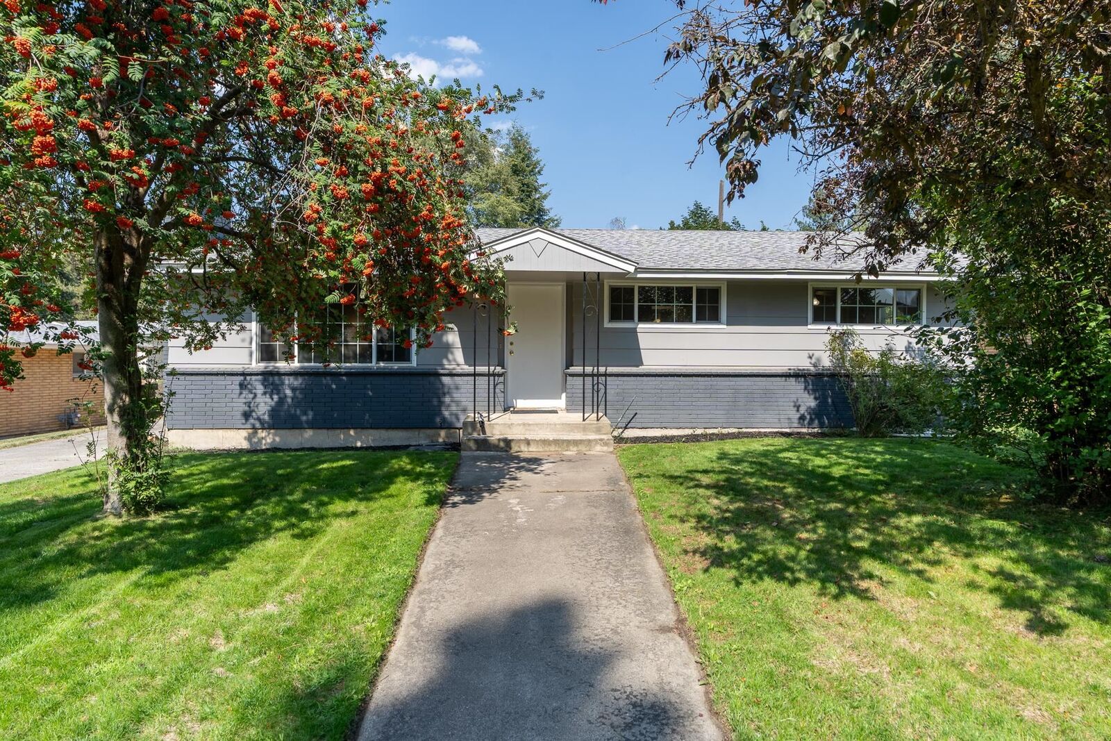 Property Photo:  724 W Carolina Way  WA 99208 