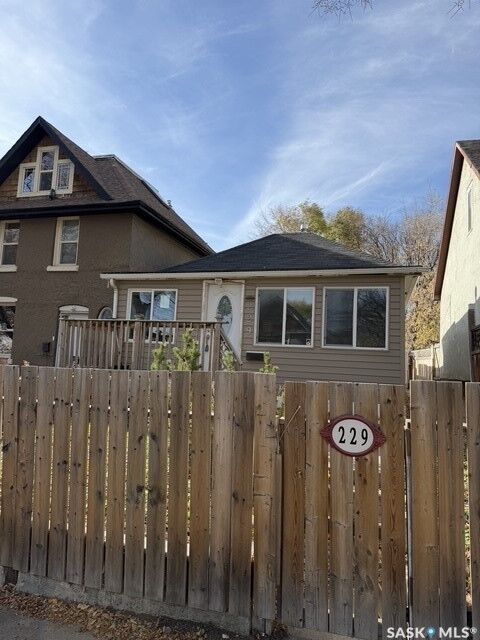 Property Photo: 229 I Avenue N SK S7L 2G3