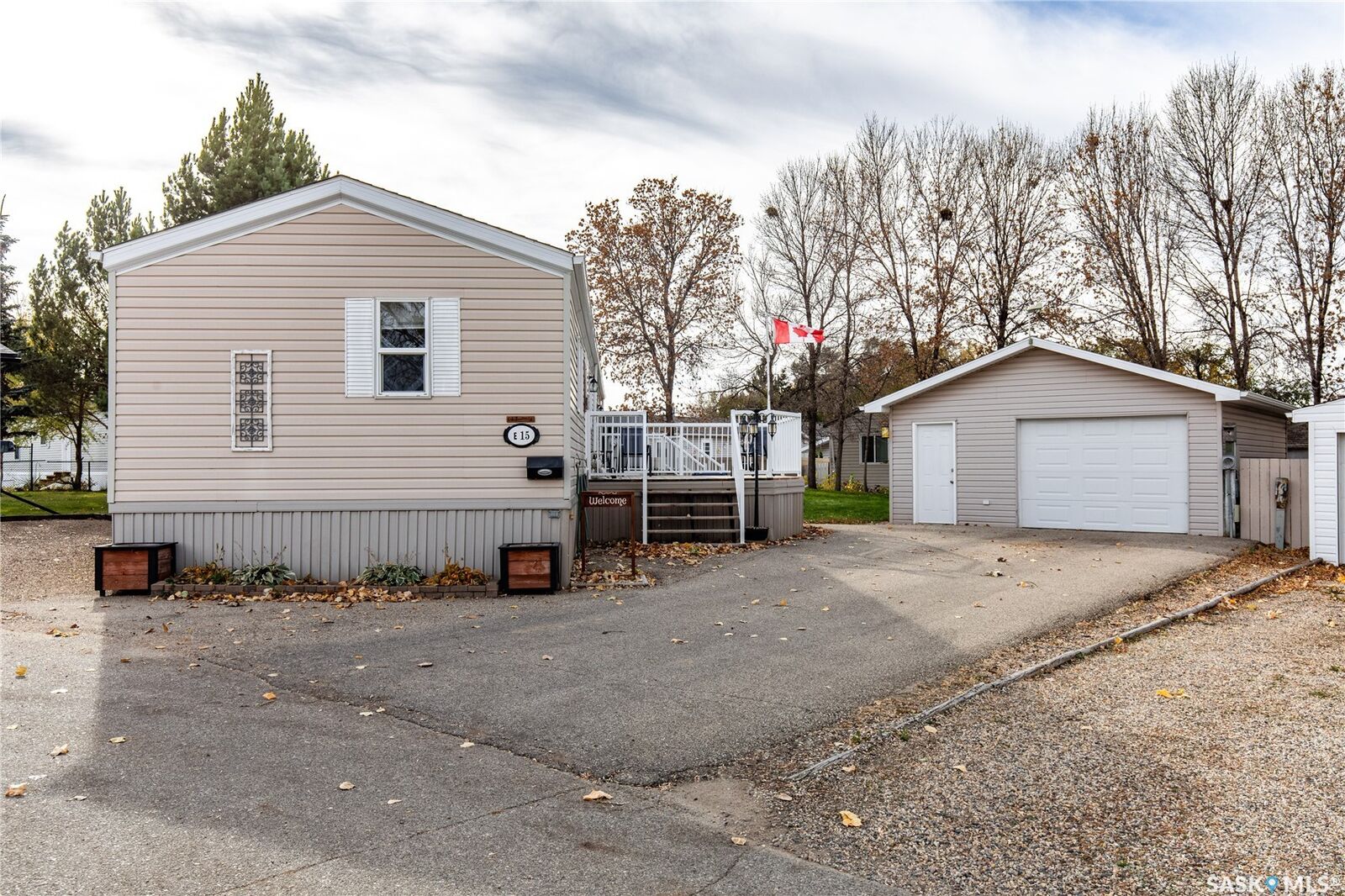 Property Photo:  1455 9th Avenue NE E15  SK S6J 1C6 