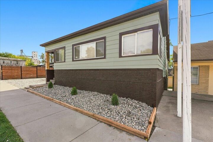 Property Photo: 716 E Erie Street IA 51555