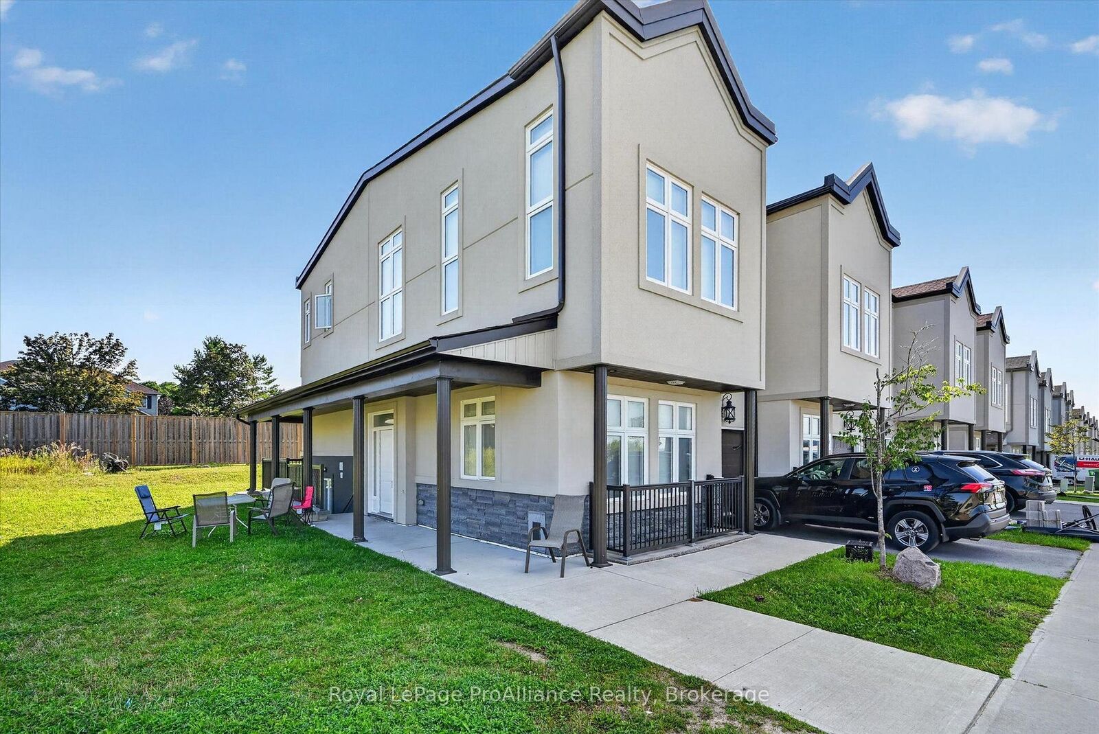 Property Photo:  550 Brealey Drive 16  ON K9K 2R8 