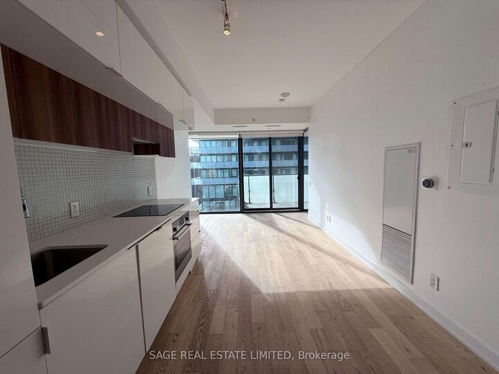 Property Photo:  185 Roehampton Avenue 913  ON M4P 0C6 