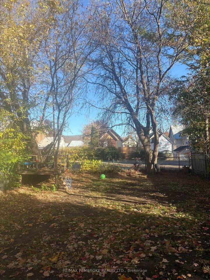 Property Photo: 371 Miller Street ON K8A 5Y8