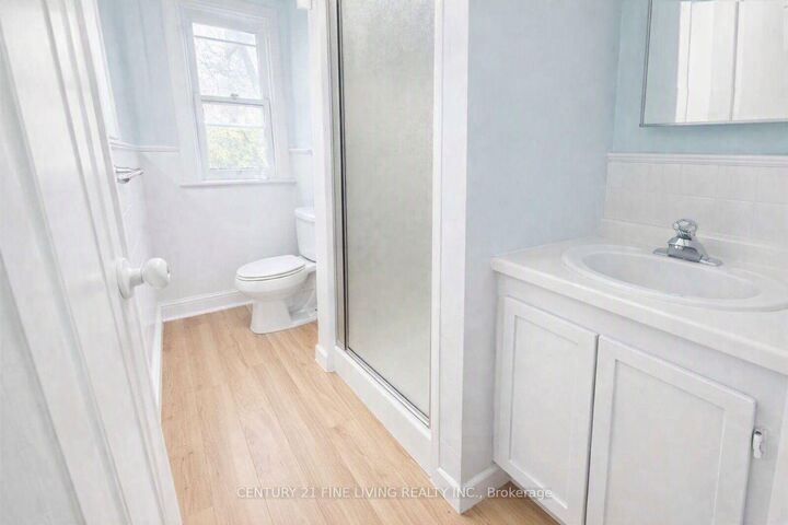 Property Photo:  146 Bradford Street 2  ON L4N 3B3 