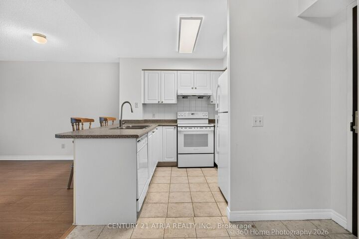 Property Photo:  18 Parkview Avenue 1115  ON M2N 7H7 