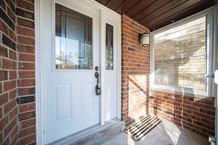 Property Photo:  28 Fawndale Crescent  ON M1W 3K1 