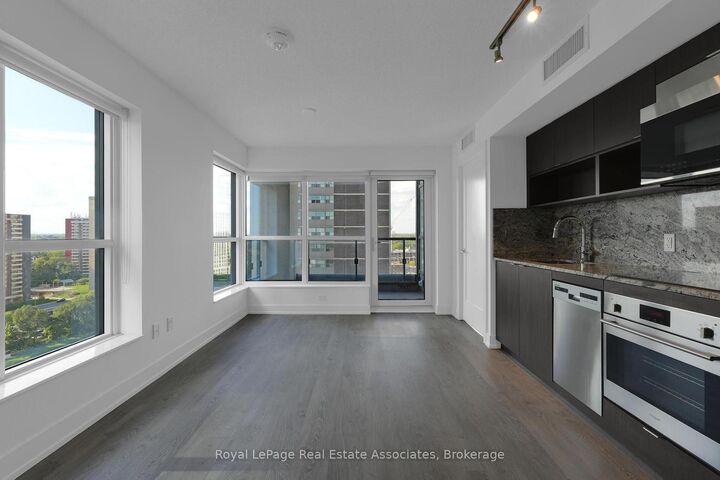 Property Photo: 9 Mabelle Avenue 1516 ON M9A 0E1